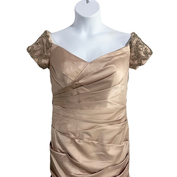 La Femme 25996 Champagne Beaded Off the Shoulder Pleated Formal Gown Size 10 - Picture 5 of 12